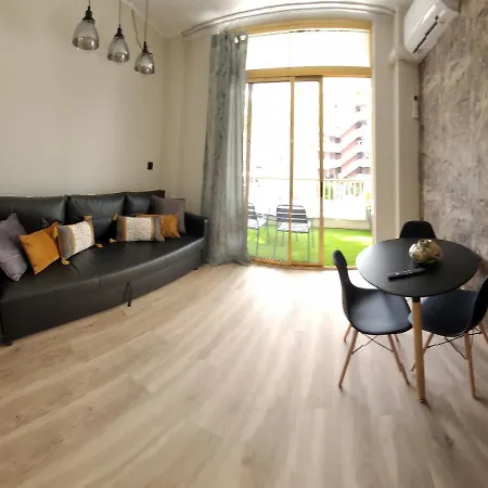 A Estrenar Preciosos Inter2, New Ln 12 Months Open! Self Check In! Reserva Garaje! * Salou