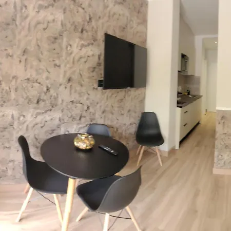 A Estrenar Preciosos Inter2, New Ln 12 Months Open! Self Check In! Reserva Garaje! Appartamento Salou