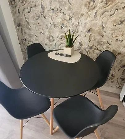 Inter2: New Self-check-in With Garage Apartment