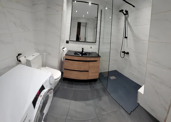 A Estrenar Preciosos Inter2, New Ln 12 Months Open! Self Check In! Reserva Garaje! 4* 살루