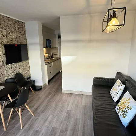 Inter2: New Self-check-in With Garage Apartment *